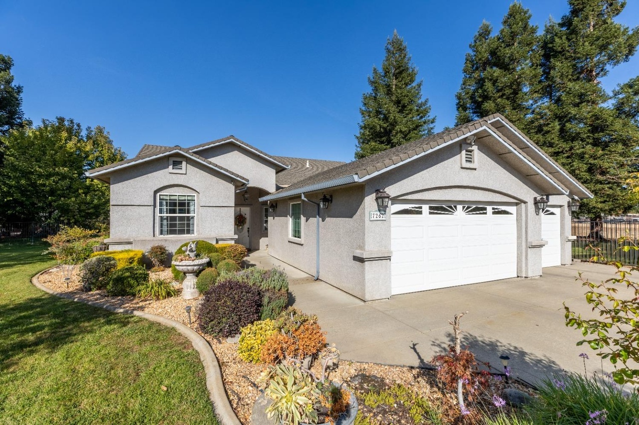 Sold by Eugene Kifor — 7262 Dry Creek Rd, Rio Linda 7262 Dry Creek Rd, Rio Linda — sold by Eugene Kifor
